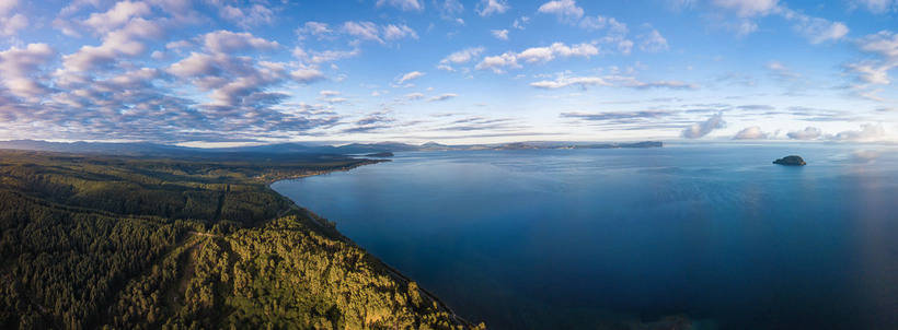 Somewhere on the edge World: New Zealand