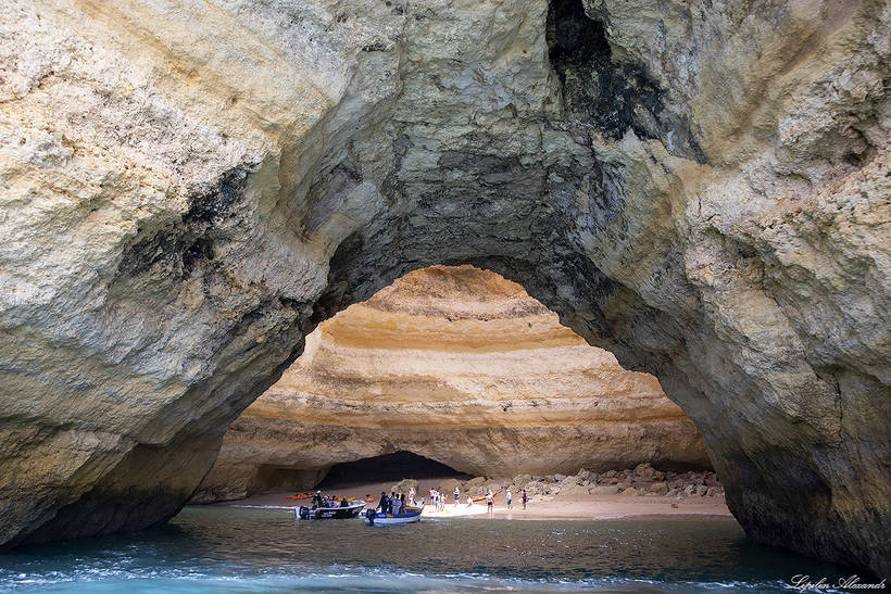 Пещера Бенагил 