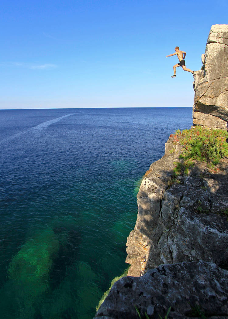 20 breathtaking photos for those who do not scare the height