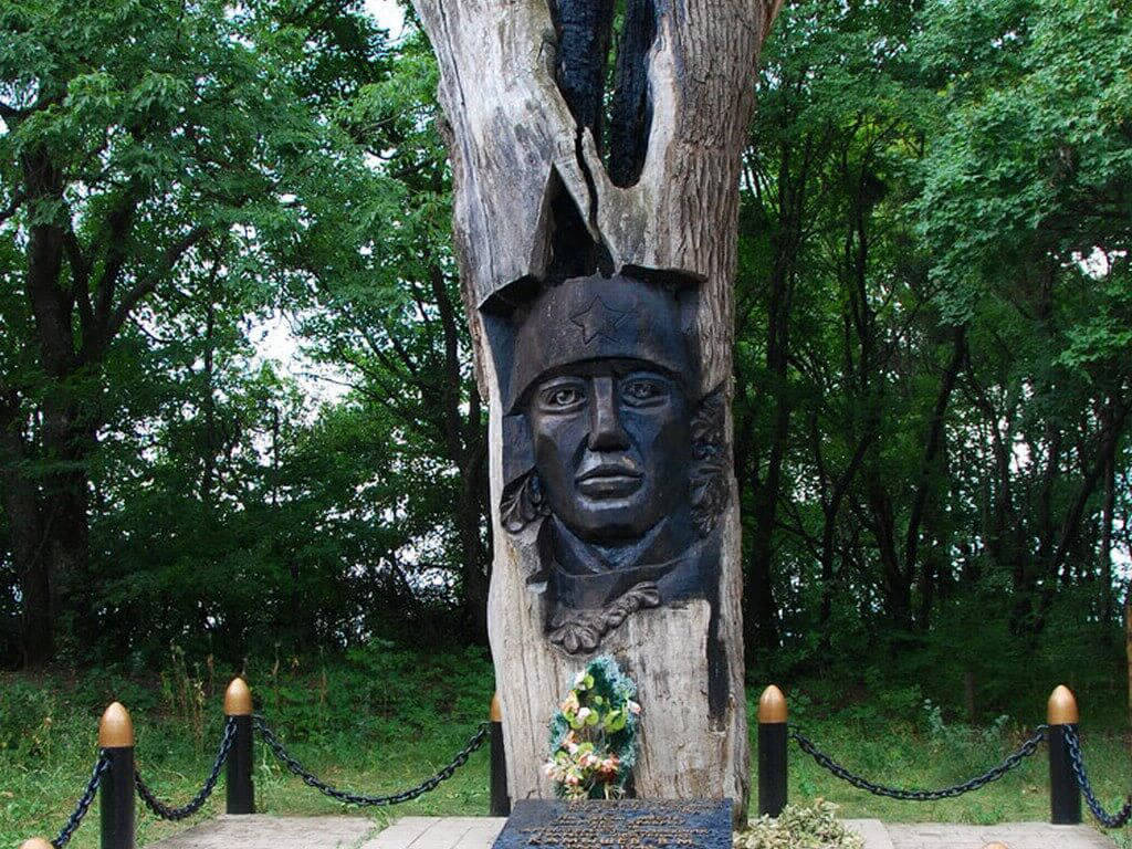 Oak Kamysheva (Monument/Monument, 1985)