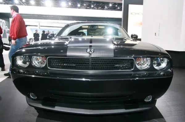detroit_motor_show_dodge_challenger.webp