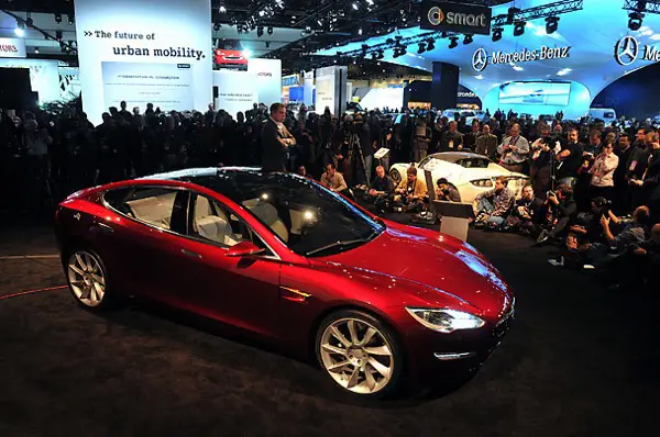 detroit_motor_show_tesla_s.webp