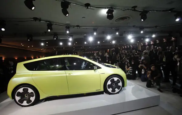 detroit_motor_show_toyota_ft-ch-hybrid2.webp