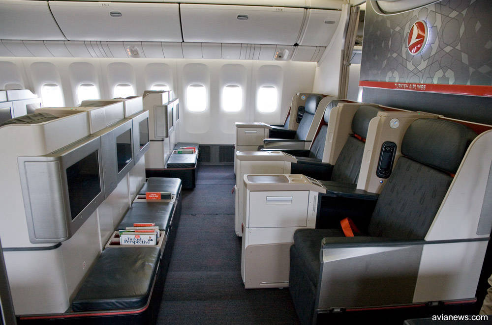 Business class in Boeing 777-300 Turkish Airlines