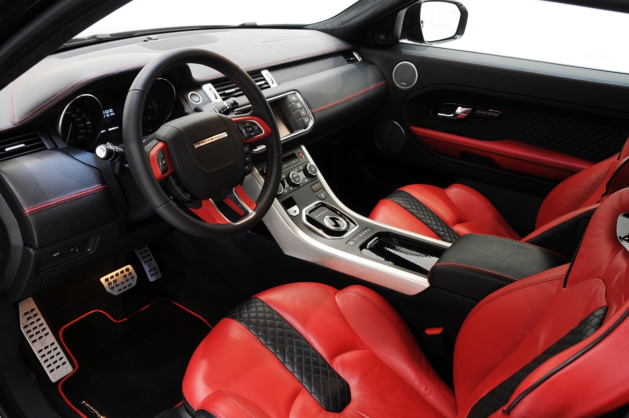 Die Weltpremiere des Range Rover Evoque von Startech fand auf der Dubai Motor Show statt. Während dort das 5-Türer-Modell vorgestellt wurde, zeigte man in Essen die 3-Türer-Version. Der Startech-AeroKit verfeinert das Konzept des von den Briten entwickelten Offroad-Coupés - 6