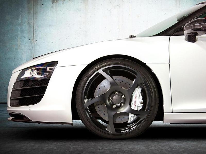 Doskonale znane swoimi nietypowymi projektami tuningu, studio Mansory rozpowszechniło zdjęcia swojego nowego projektu. Tym razem obiektem fantazji niemieckich tunerów stał roadster Audi R8 z dziesięciocylindrowym silnikiem - 6