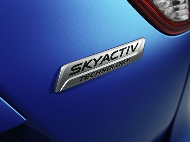 采用Skyactiv技术的新一代马自达CX-5跨界车将于明年年初在俄罗斯经销商处上市销售。基础款车型配备手动变速箱、前轮驱动系统以及2.0升150马力的发动机，售价为9,</p>\n  "home_text": "<p>1,000卢布。</p> - 5