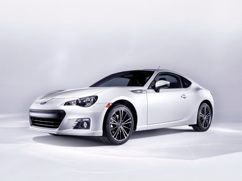 Nach der Veröffentlichung von Details zum neuen Toyota GT 86 hat auch das Unternehmen Subaru erste Bilder der Serienproduktion seiner Modelle vorgestellt. Der auf derselben Plattform basierende Subaru BRZ wird im Rahmen des Automobilsalons in Tokio der Öffentlichkeit präsentiert