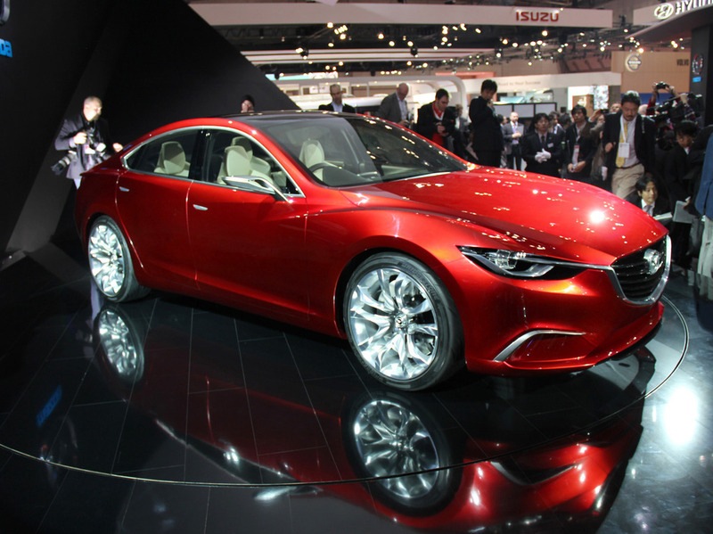 Bei einer Heimvorstellung präsentierte die japanische Mazda den Konzeptsedan Takeri. Der neue designorientierte Stil der nächsten Generation des Mazda6 wird in den nächsten anderthalb Jahren auf den Markt kommen. Der „Sechser“ wird damit das zweite Modell der Marke sein, das der Welt neue Technologien von SkyActiv vorstellt.</p>