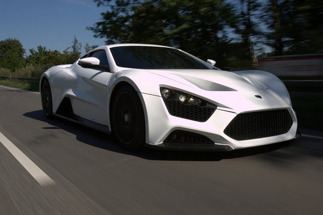 In Dänemark wurde der Supersportwagen Zenvo ST1 auf den Markt gebracht, der dem Bugatti Veyron Konkurrenz machen soll, da seine Leistungsdaten den berühmten Konkurrenten übertreffen. Der Zenvo ST1 ist mit einem 7,0-Liter-V8-Motor ausgestattet, der 1104 PS und eine Drehzahl von 14 Nm bietet