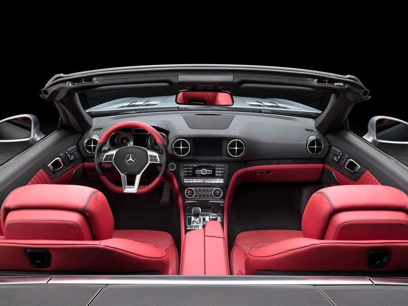 Kaum war das scanierte Bild des Werbeprospekts für die neue Generation des Mercedes-Benz SL auf das Internet gelangt, musste der Hersteller die ersten offiziellen Bilder des zukünftigen Modells veröffentlichen. Wie erwartet,</p>\n  "home_text": "<p>es sieht so aus, als würde der SL sehr dem SLK ähneln. Der SL wird das erste Cabriolet der Marke Mercedes-Benz sein, das über einen nahezu vollständig aus Aluminium gefertigten Karosserie verfügt</p> - 7