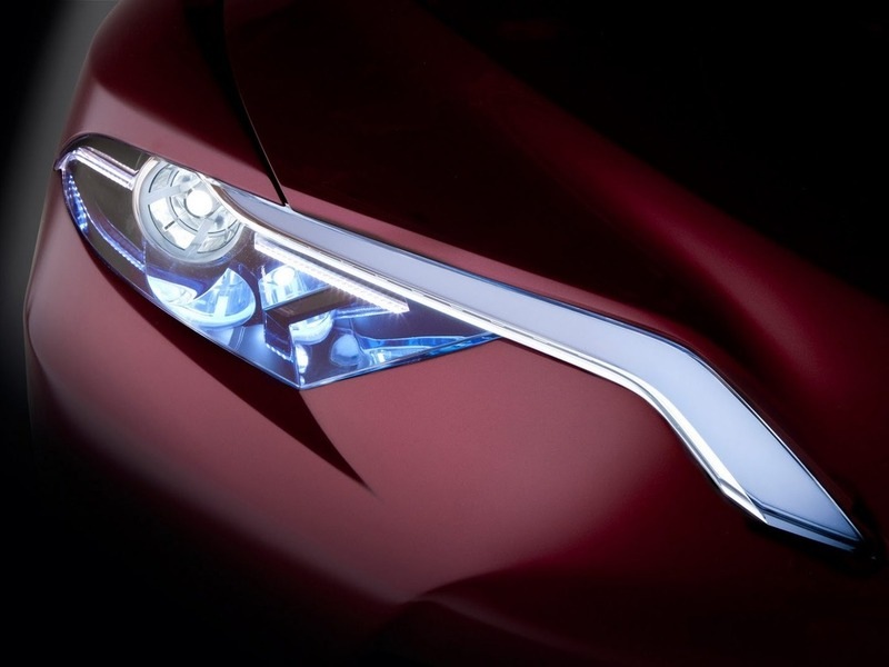 在底特律车展前夕，各大汽车制造商继续发起预告片攻势