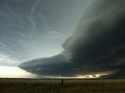 世界上最美丽的云朵 云朵可以美得令人惊叹，引发人们的赞叹；也可以显得凶猛，让人联想到一些令人不安的事物；而有时它们则会平静地漂浮在天空中，无视下面忙碌的“小蚂蚁”，以一种迷人的方式吸引着人们的眼球，</p>,\n  "home_text": "<p>无论是孩子们还是成年人，无论是浪漫主义者还是现实主义者，无论是科学家还是普通人，都会被它们所吸引。</p> - 5