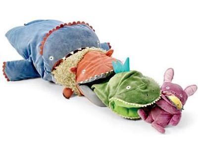 Los 10 juguetes blandos más extraños: Los primeros juguetes blandos aparecieron ya en el Antiguo Egipto, pero su producción en masa comenzó recientemente, a finales del siglo XIX, en Francia. Durante mucho tiempo, hubo dos direcciones principales en su fabricación: una que - 5