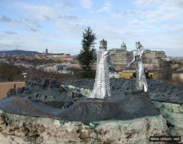 Die seltsamsten Denkmäler der Welt: Wir wissen nicht, wo diese Denkmäler aufgestellt sind, und das ist wahrscheinlich auch nicht wichtig, denn in den meisten Fällen kennen nur ihre Schöpfer den Sinn und die Bedeutung dieser Kunstwerke. Deshalb sollten wir einfach die Fantasie einiger Künstler bewundern und - 6