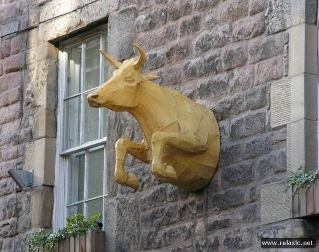 Die seltsamsten Denkmäler der Welt: Wir wissen nicht, wo diese Denkmäler aufgestellt sind, und das ist wahrscheinlich auch nicht wichtig, denn in den meisten Fällen kennen nur ihre Schöpfer den Sinn und die Bedeutung dieser Kunstwerke. Deshalb sollten wir einfach die Fantasie einiger Künstler bewundern und