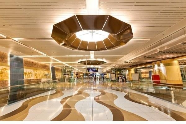 Metro w Dubaju to najdłuższa i w całości zautomatyzowana kolejowa sistema na świecie, pierwszy metr na Bliskim Wschodzie,</p>