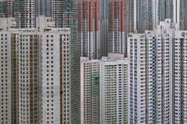 Mehrstöckige Häuser in Hongkong in der Fotoserie „Dichte Architektur“ von Michael Wolf - 6