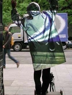 Japońscy naukowcy wynaleźli płaszcz niewidzialny