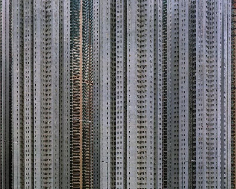 Mehrstöckige Häuser in Hongkong in der Fotoserie „Dichte Architektur“ von Michael Wolf - 5