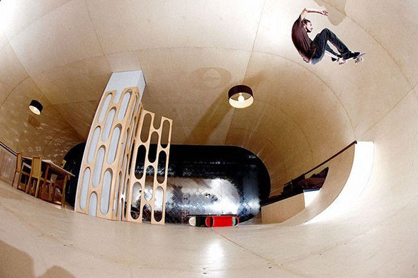 Le premier skateboard house du monde