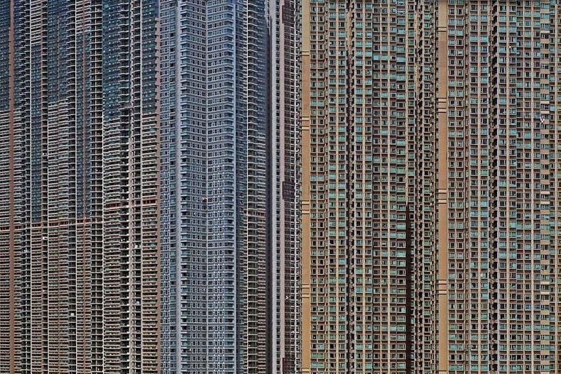 Mehrstöckige Häuser in Hongkong in der Fotoserie „Dichte Architektur“ von Michael Wolf - 7
