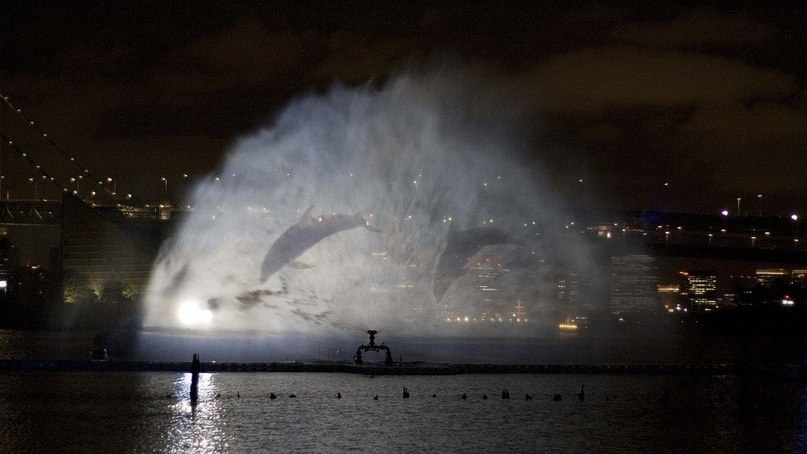 Taniec w ciemności. Unikalne przedstawienie, które mogą oglądać lokalni mieszkańcy Japonii oraz liczni turyści, którzy zatrzymali się na wyspie Odaiba. To duża wyspę w Zatokie Tokijskim, połączona wspaniałym Mostem Tęcza z centrum japońskiej stolicy Tokio - 8