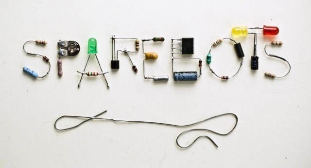 小零件机器人：用无线电元件制作的微型机器人