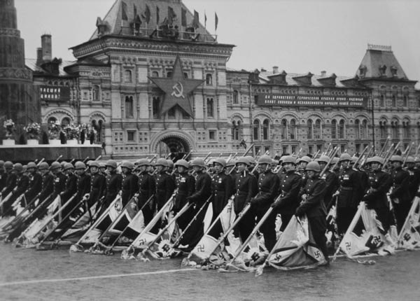 68 years ago, in Moscow, a Victory Parade was held. On the morning of June 24, 1945, at 10 o’clock, Marshal of the Soviet Union Georgy Zhukov rode a white horse through the Spassky Gates and into Red Square in Moscow. Upon receiving the command “Parade, march!” the square was filled with the sound of thunderous applause.