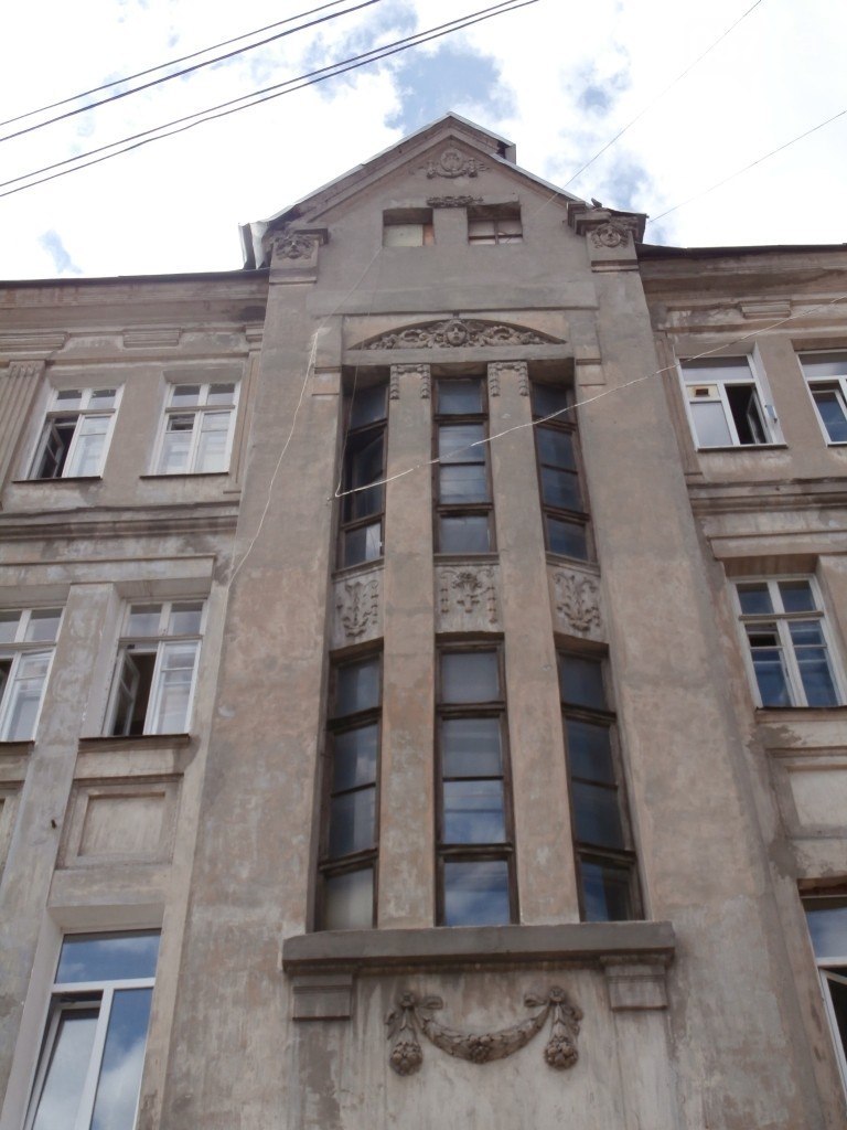 Dom z małym więzieniem, które „wzięło udział”<br>(tłumaczenie Worobiewa, część 2) - 5