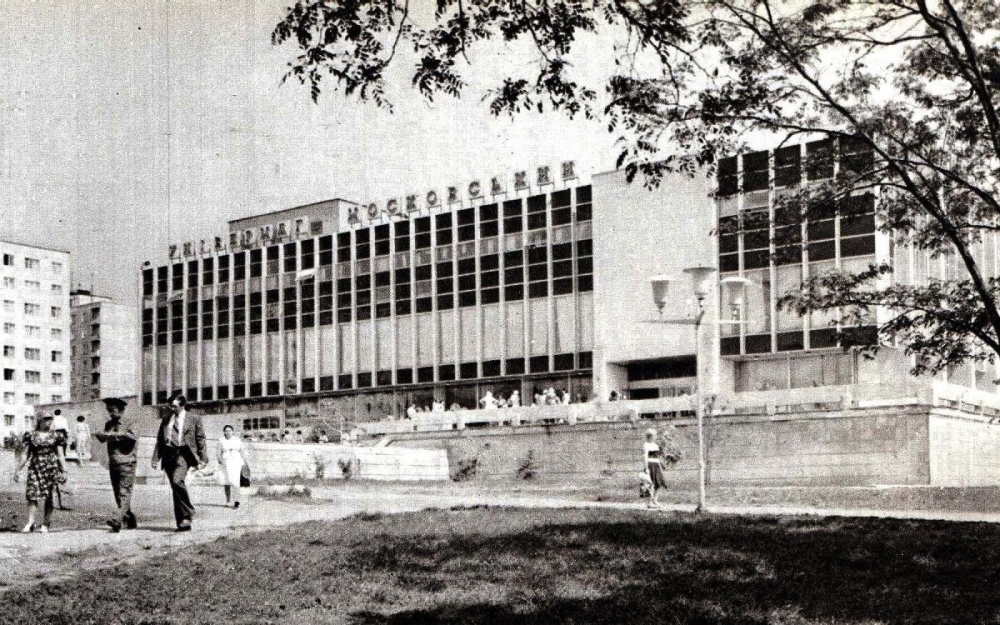 盐场与周边地区的历史  
---  

Return ONLY the complete translated盐 field and its surrounding areas' history. No additional content shall be included.