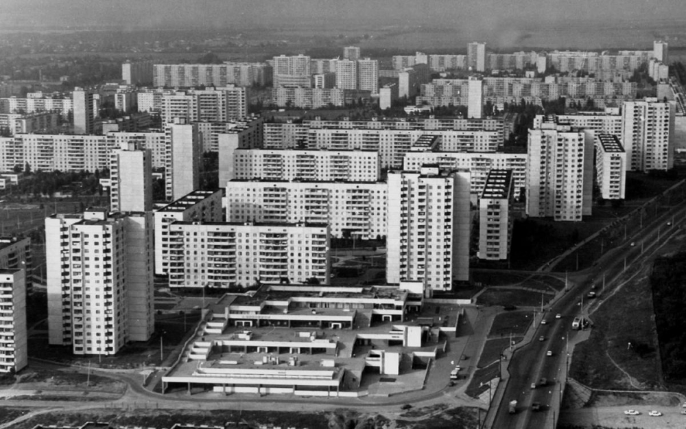 盐场与周边地区的历史  
---  

Return ONLY the complete translated盐 field and its surrounding areas' history. No additional content shall be included. - 6