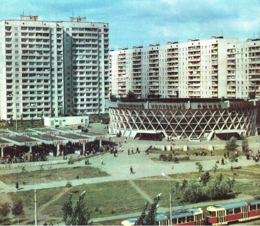 盐场与周边地区的历史  
---  

Return ONLY the complete translated盐 field and its surrounding areas' history. No additional content shall be included. - 7