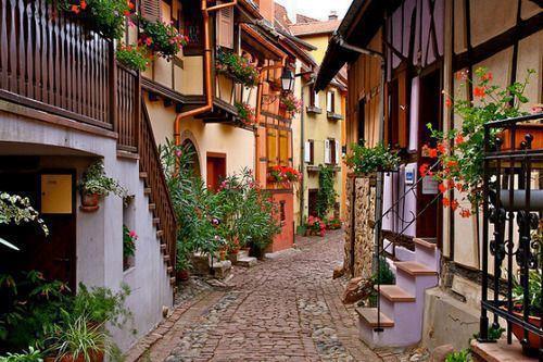 Cobblestone Street in Freiburg, Deutschland