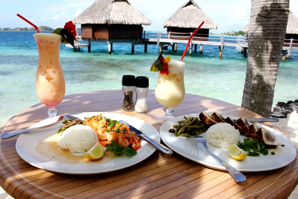Mittagessen auf der Insel Bora-Bora, Französisch-Polynesien