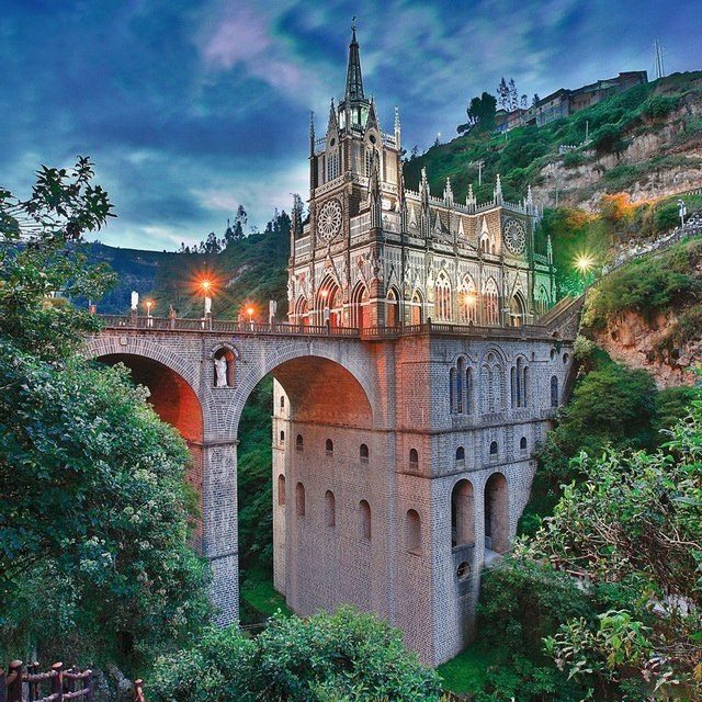 Iglesia de Las Lajas en Colombia