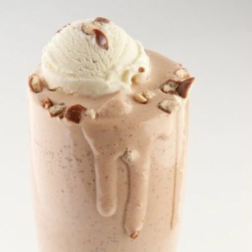 Vanille-Milchshake mit dunkler Schokolade