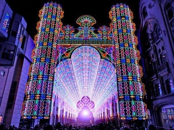 Ein LED-Schiffskyard in der Stadt Gent, Belgien.