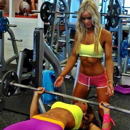 Сильные действуют без опаски.