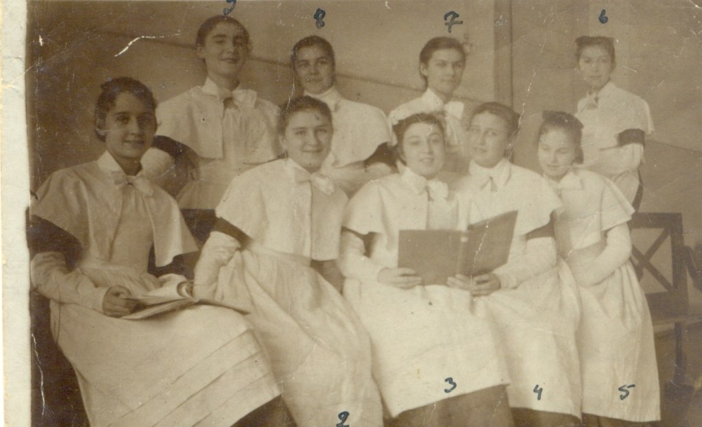 [club53611948|Харьковский институт благородных девиц]. - 7