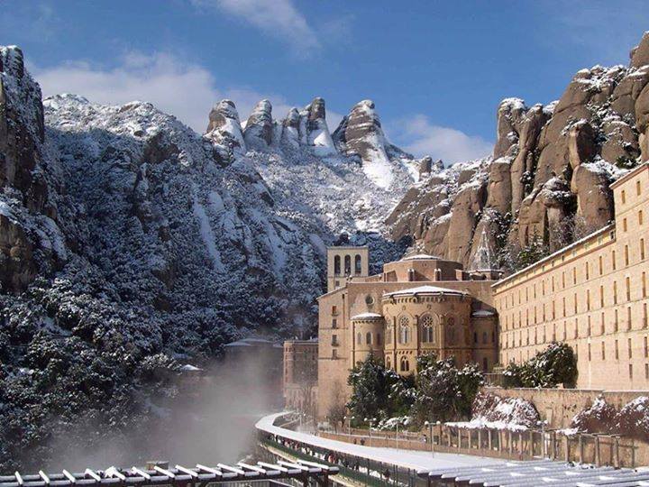 Winters Monserrat, Katalonien, Spanien.