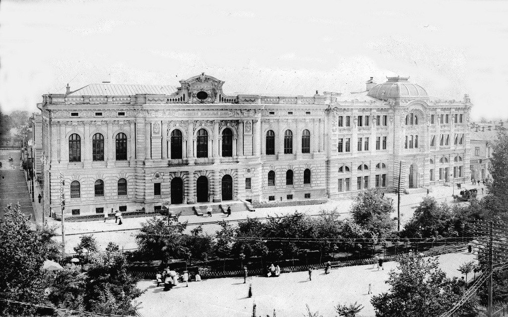 [club1543502|Wystawy konne na Sumskiej]. Jak wiemy, Sumskaja nie była ulicą, z której rozpoczęły się wystawy konne w Harowie.