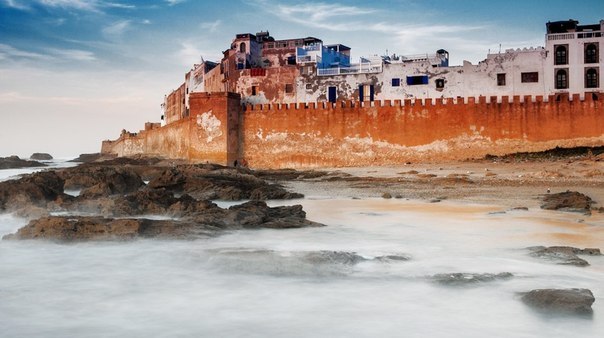 Die Wände der Stadt Es-Suwayra