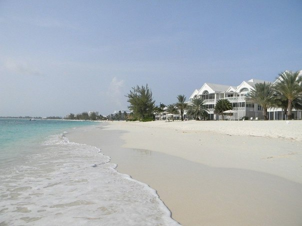 Costa del archipiélago de las Islas Caimán.