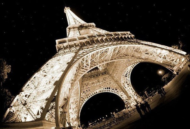 Ейфелева вежа, Париж