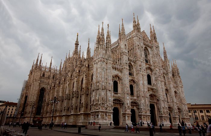 Мила́нский собо́р (итал. Duomo di Milano) — кафедральный собор в Милане, расположен в историческом центре города. - 5