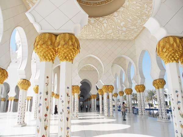 In der Moschee Scheichs Zayed bin Sultan Al Nahayan