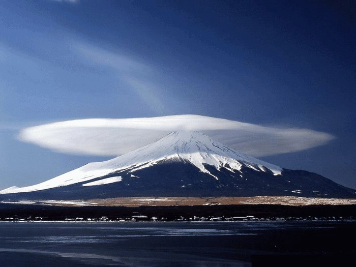 Lenticular cloud over Fujiyama, Honshu Island