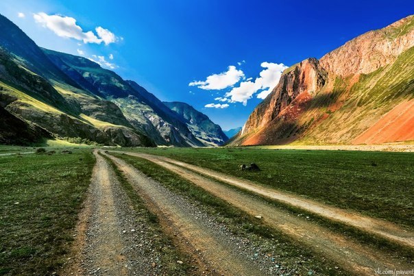 Дорога в долині, Алтай