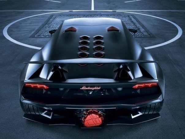 Lamborghini Sesto Elemento. Cilindrada: 5200 cm³ <br>Potencia: 570 CV. - 5